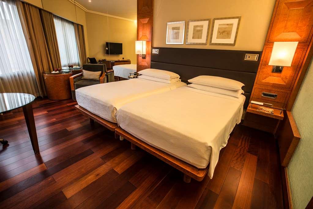 Hyatt Regency Delhi Hotel New Delhi Cameră foto A room at the Taj Bengal