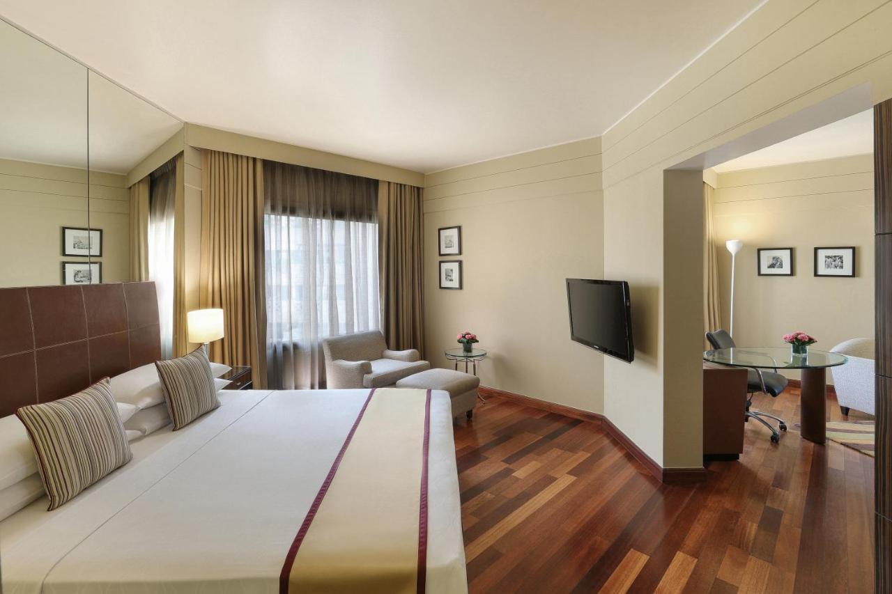 Hyatt Regency Delhi Hotel New Delhi Exterior foto A room at the hotel