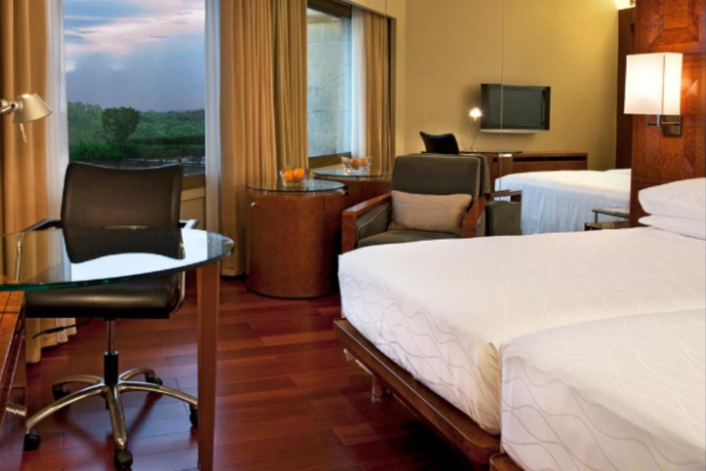 Hyatt Regency Delhi Hotel New Delhi Exterior foto A room at the hotel